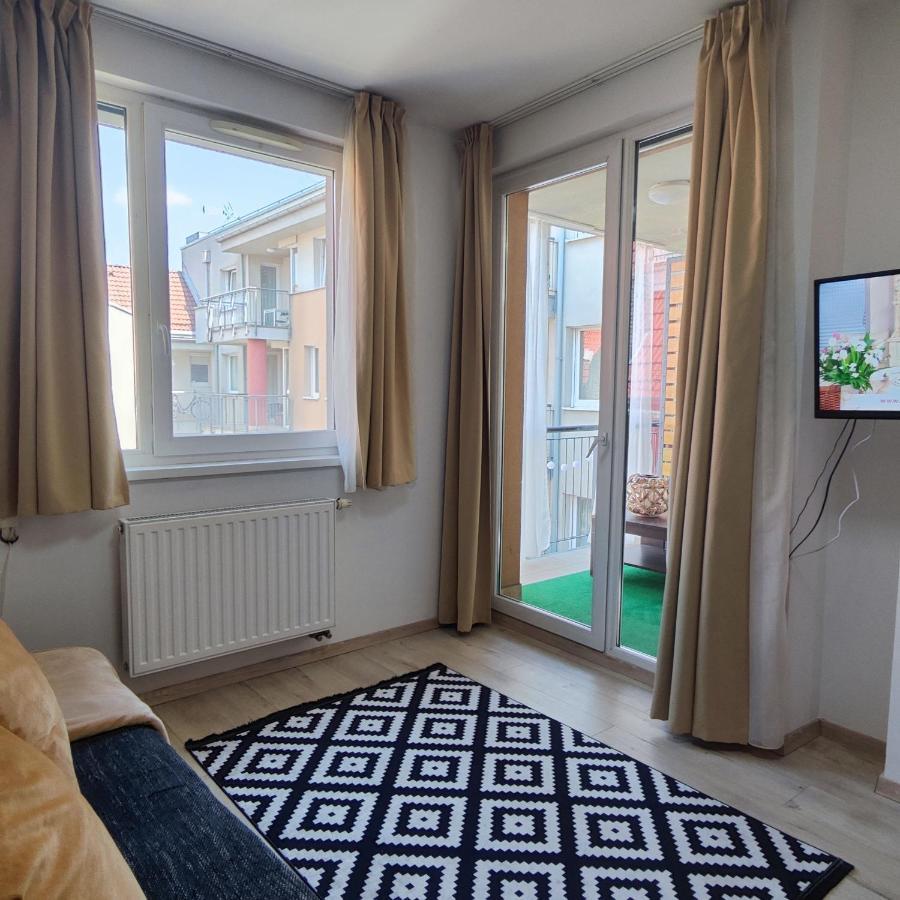 Dolce Vita Zafir Apartman Budapest Luaran gambar