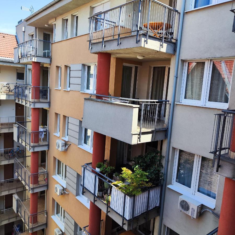 Dolce Vita Zafir Apartman Budapest Luaran gambar